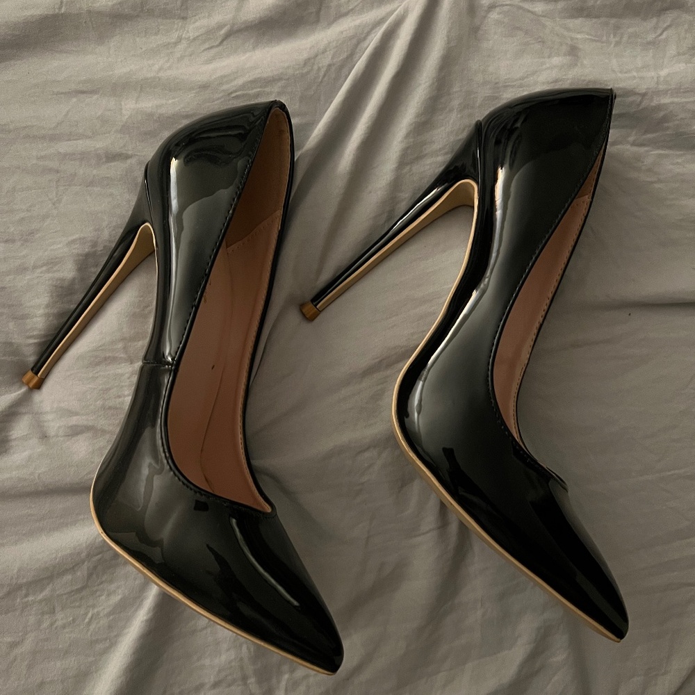 Black heels size 7